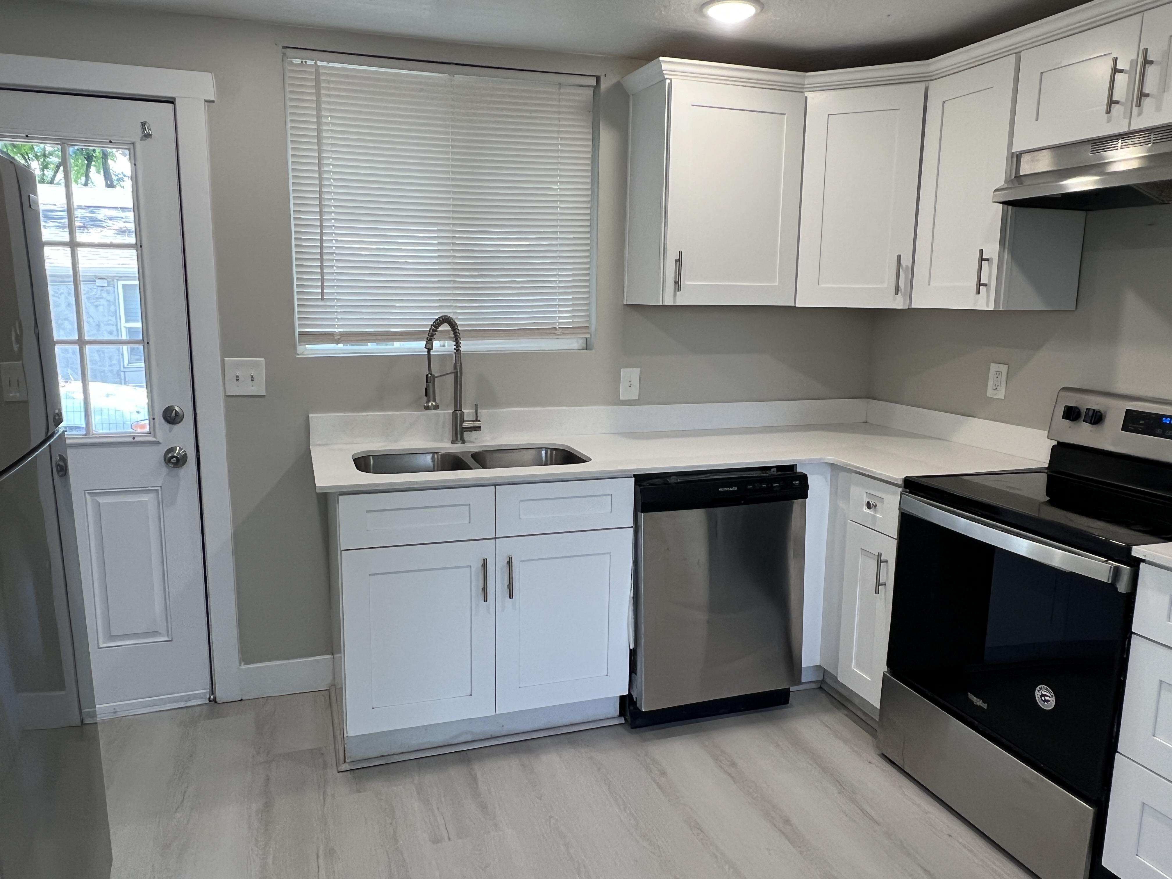 1535 S russett Ave unit 1535 – photo 1