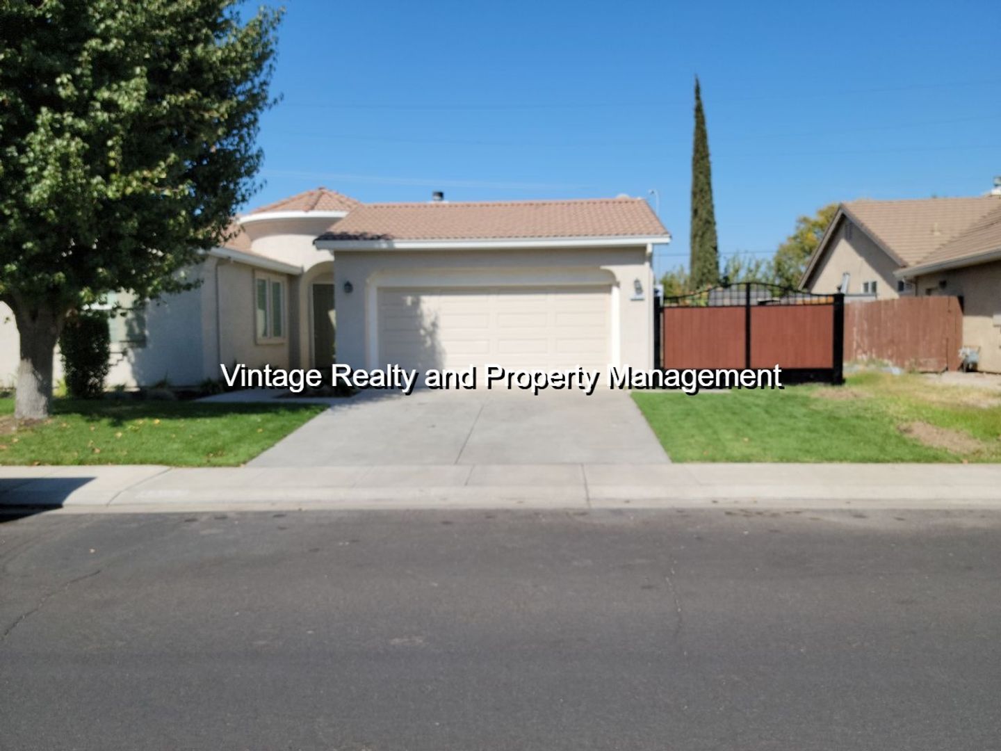 1052 Foxfire Dr – photo 1