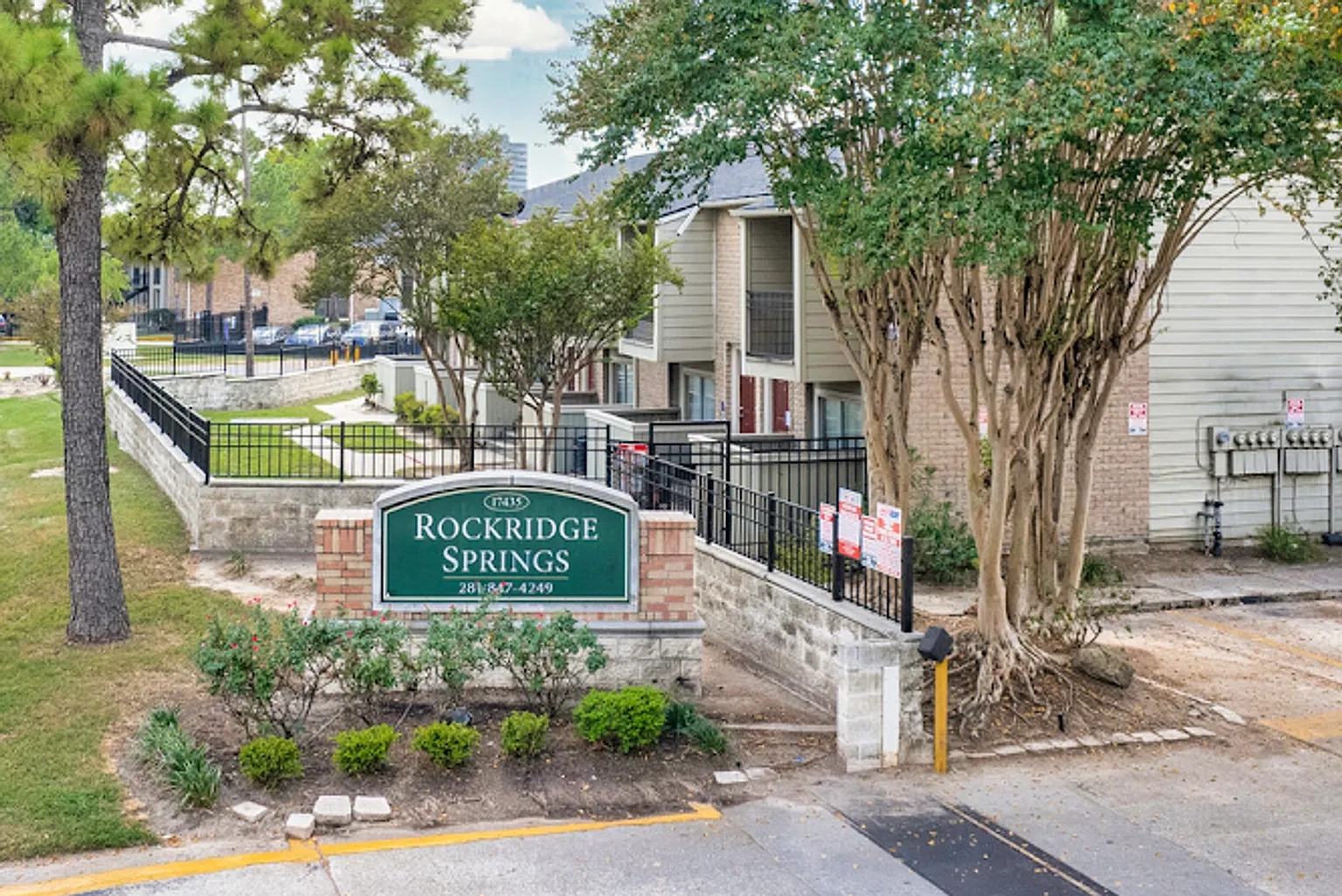 Rockridge Springs Apartments – photo 2