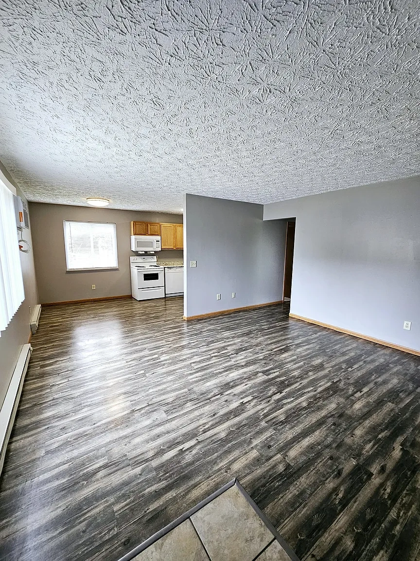 Wesley Court Apartments – photo 4