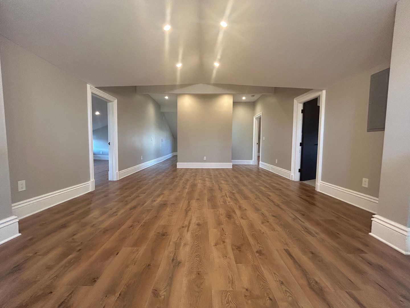 3805 Franklin Blvd unit 301 – photo 5