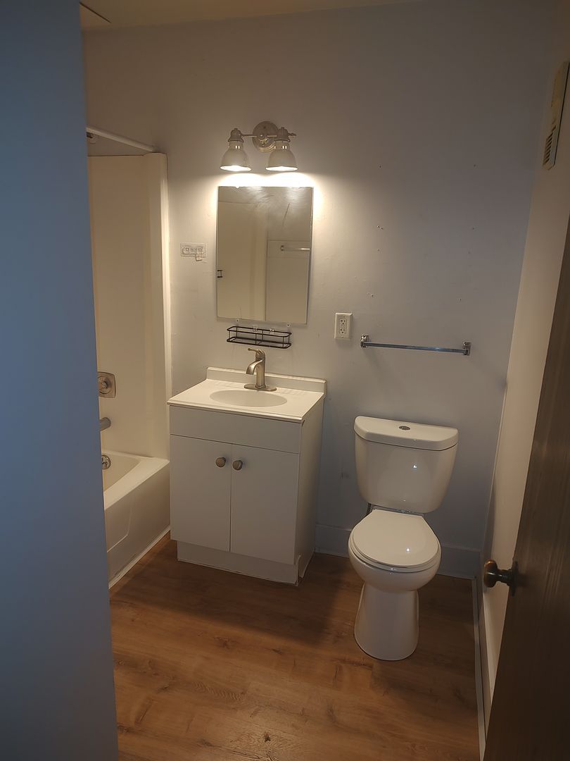 3710 Douglas Ave unit 104 – photo 2