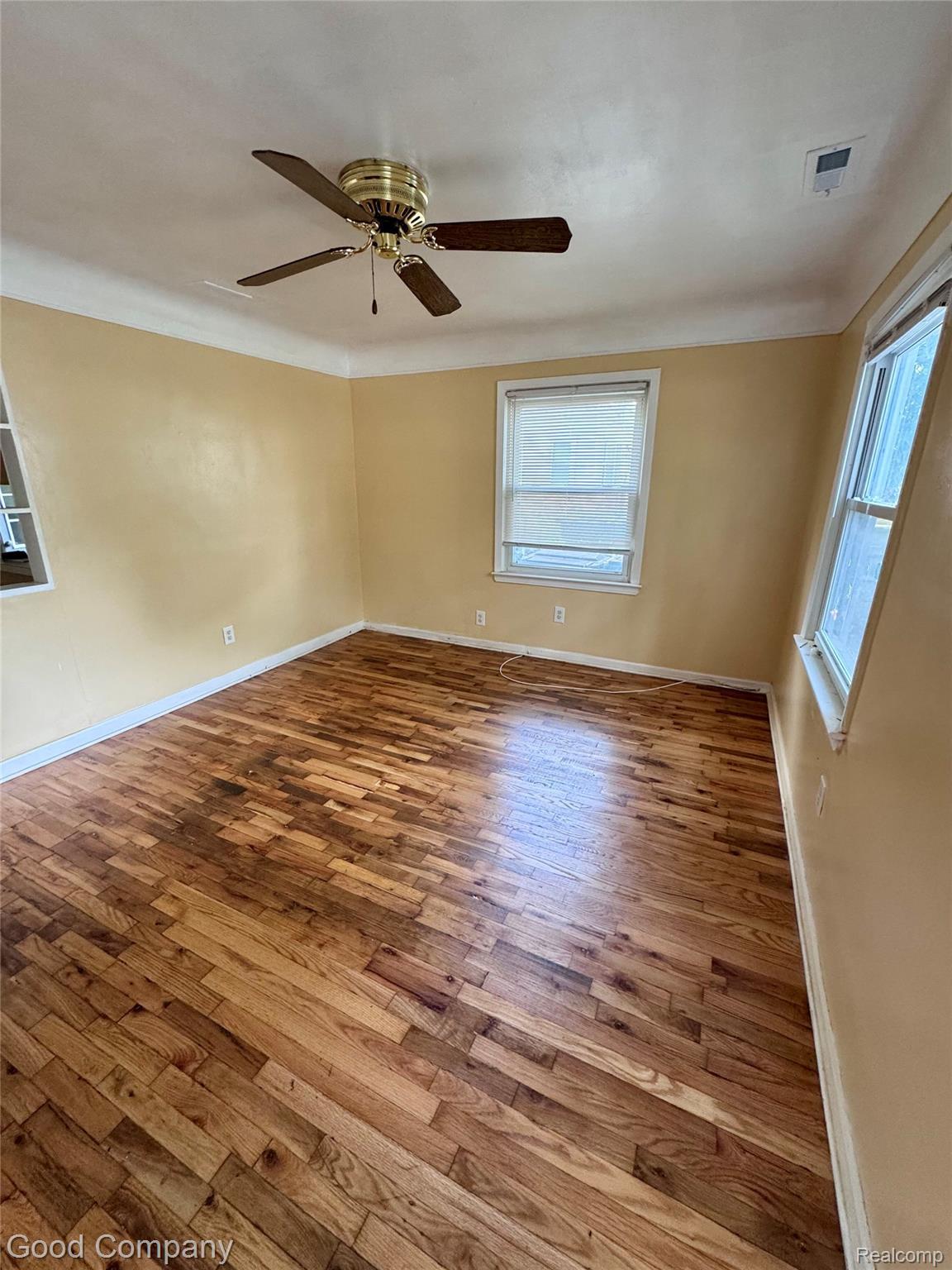 21541 Collingham Ave – photo 2