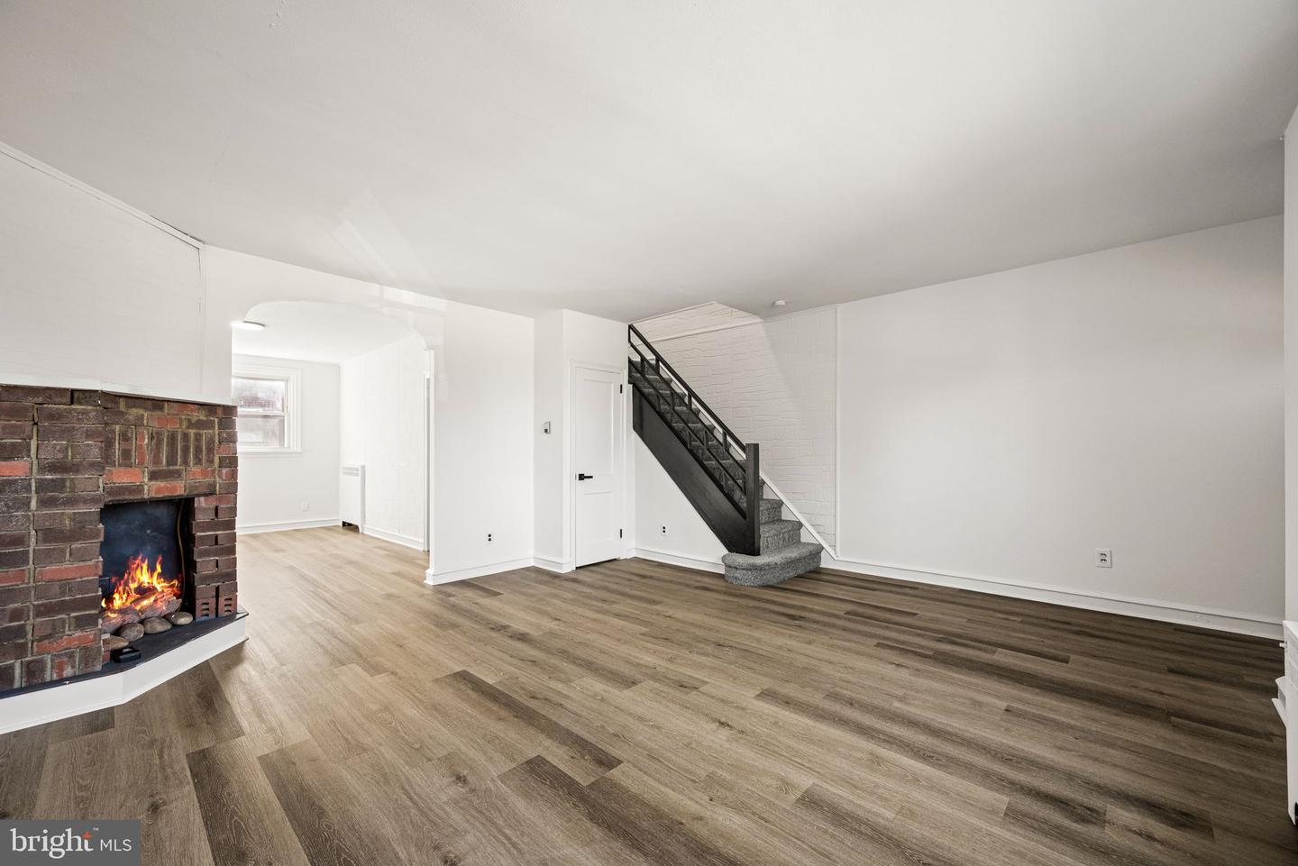 7611 Woolston Ave – photo 4