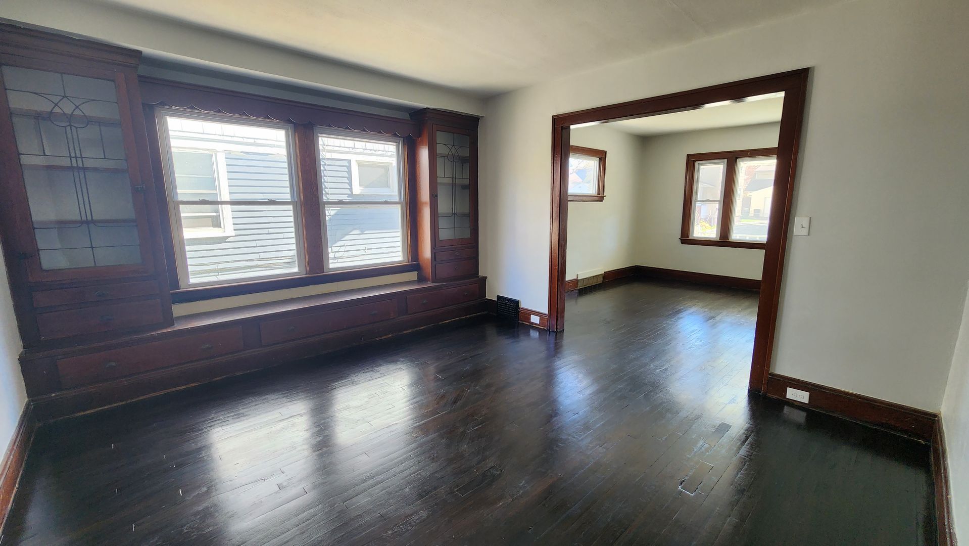 10401 Homeworth Ave unit Down – photo 2