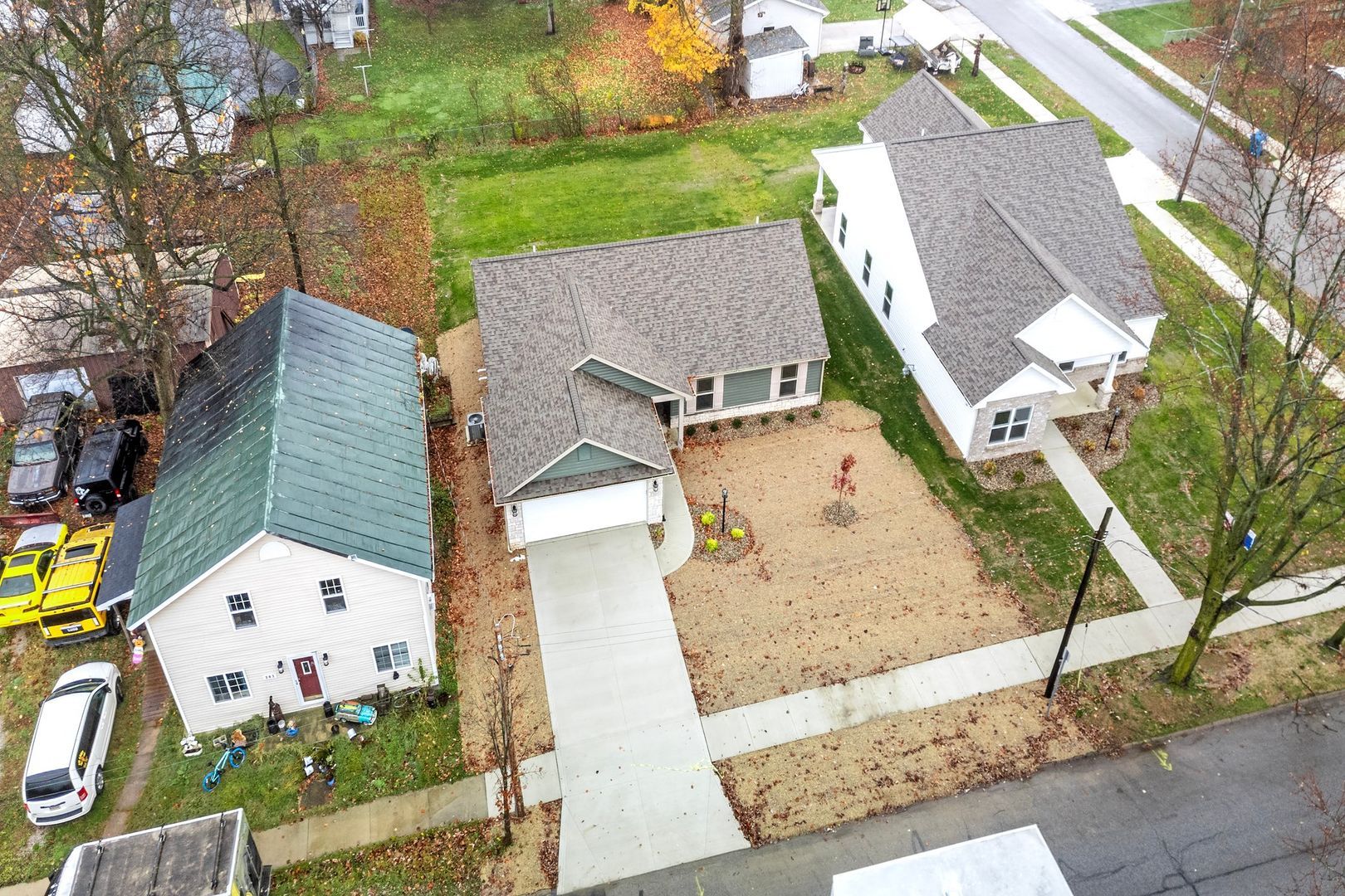 305 Toledo St – photo 4