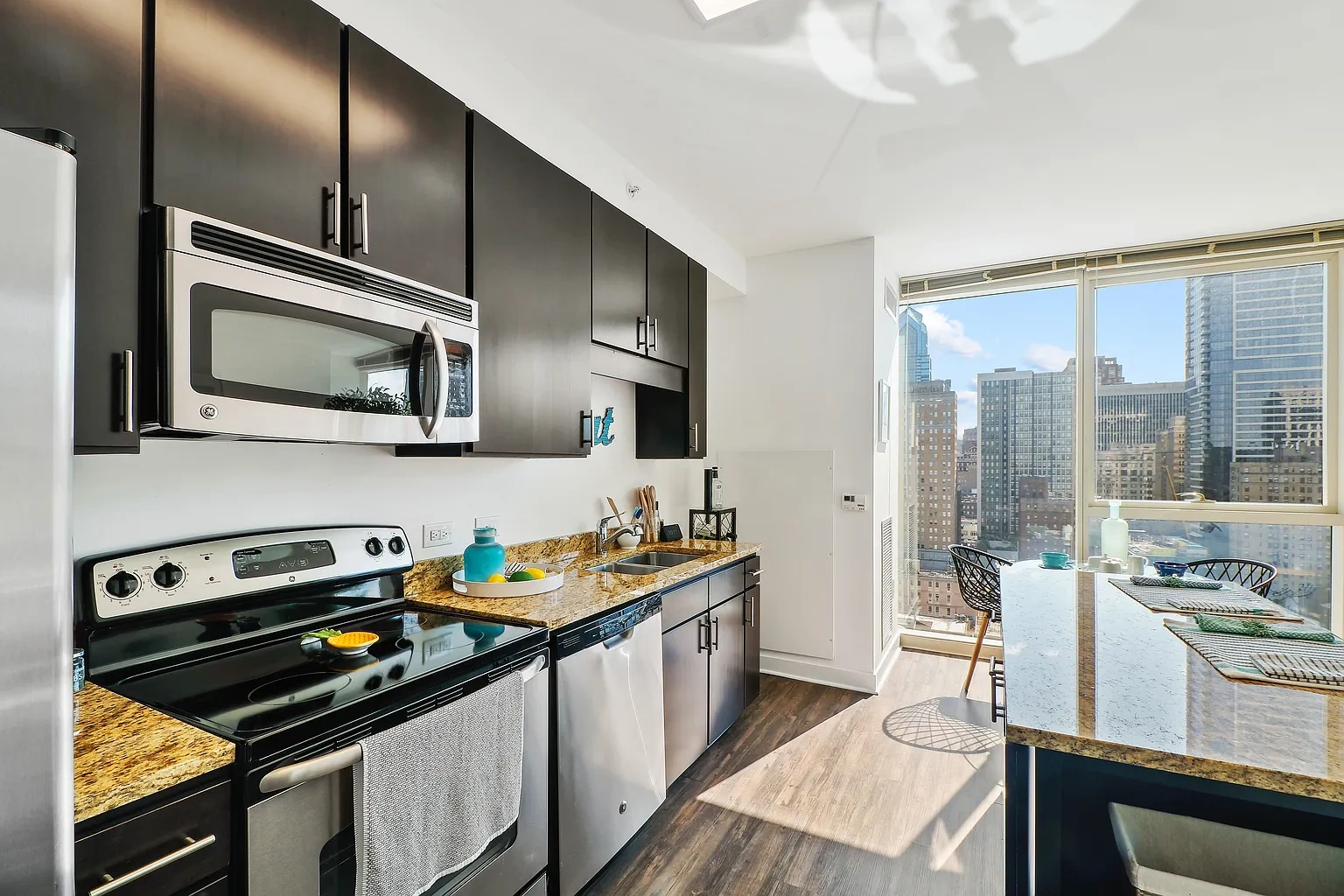 2116 Chestnut – photo 3
