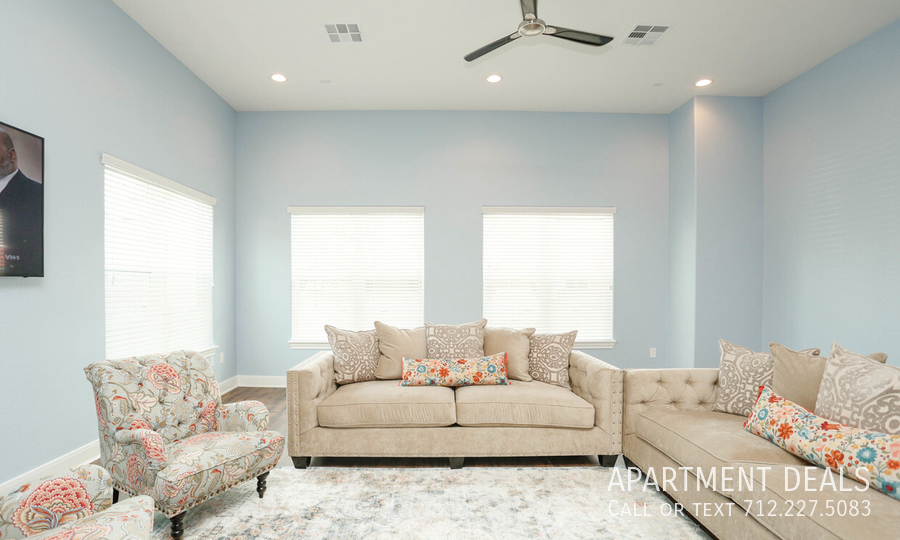 424 Northpoint Dr – photo 4