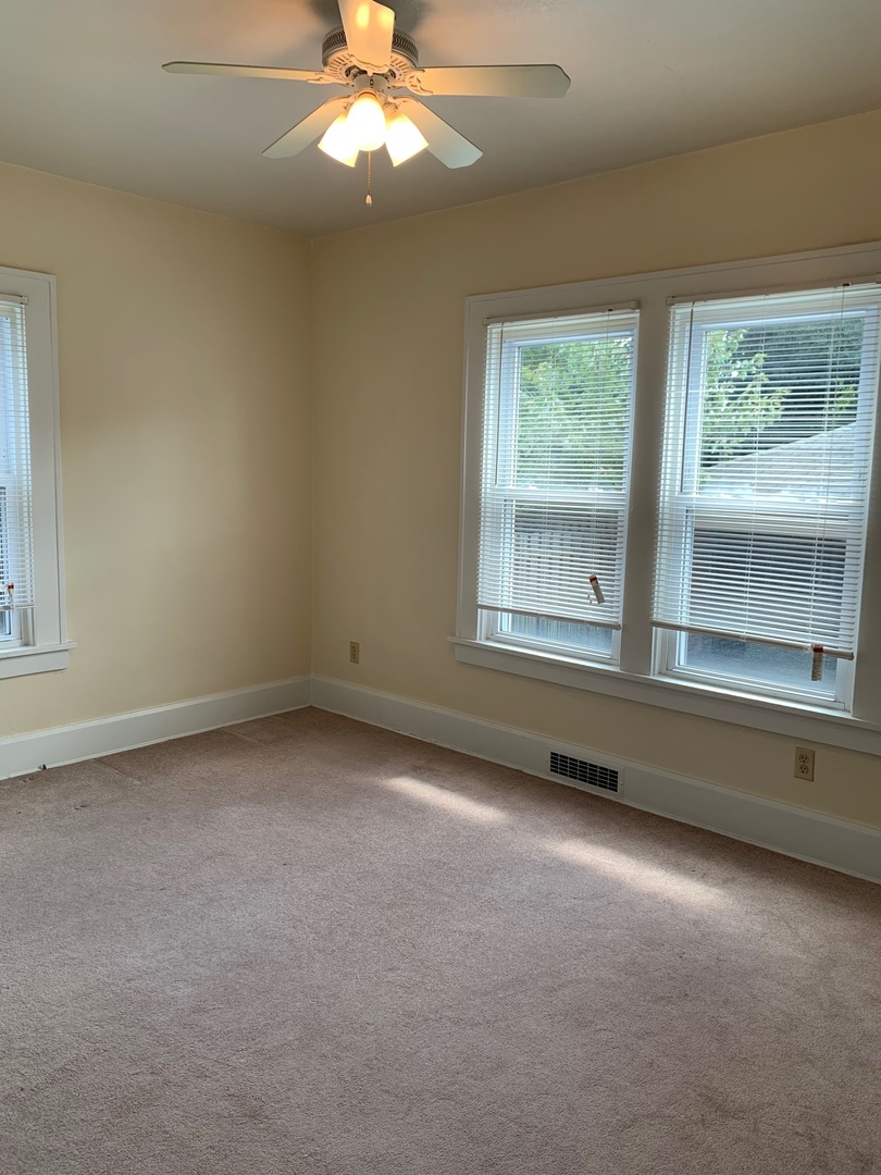 207 E Broadway Ave – photo 5