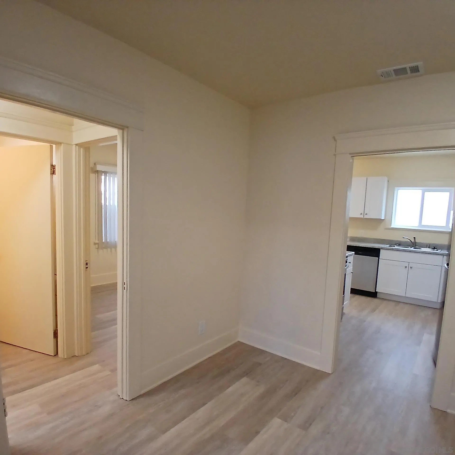 4319 Swift Ave – photo 3