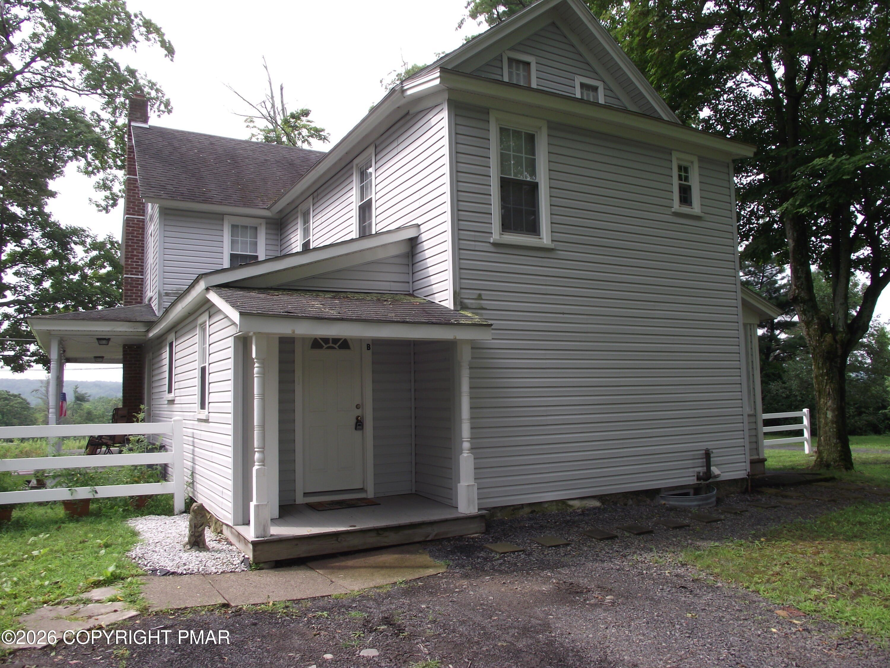 567 Greenview Dr #B – photo 2