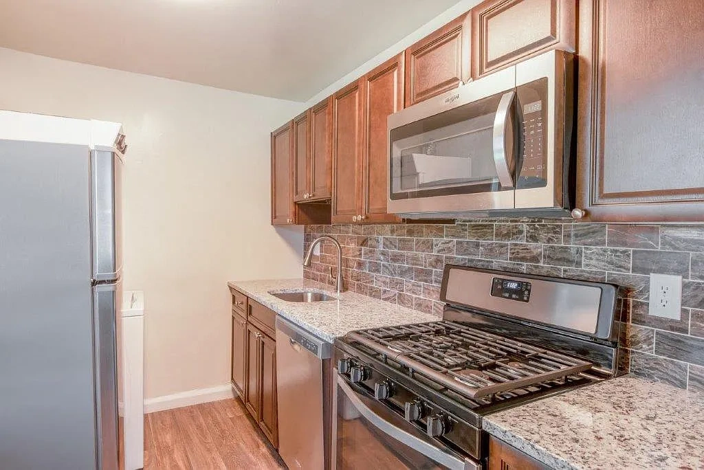 Quail Hollow Apartment Homes – photo 2