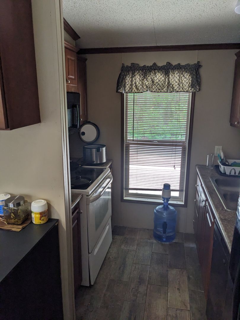 267 Shanklin Rd unit # 12 – photo 5