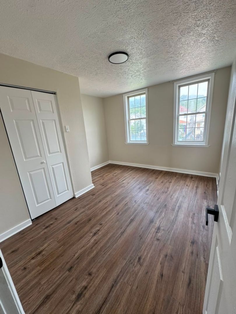 1124 Race St – photo 4