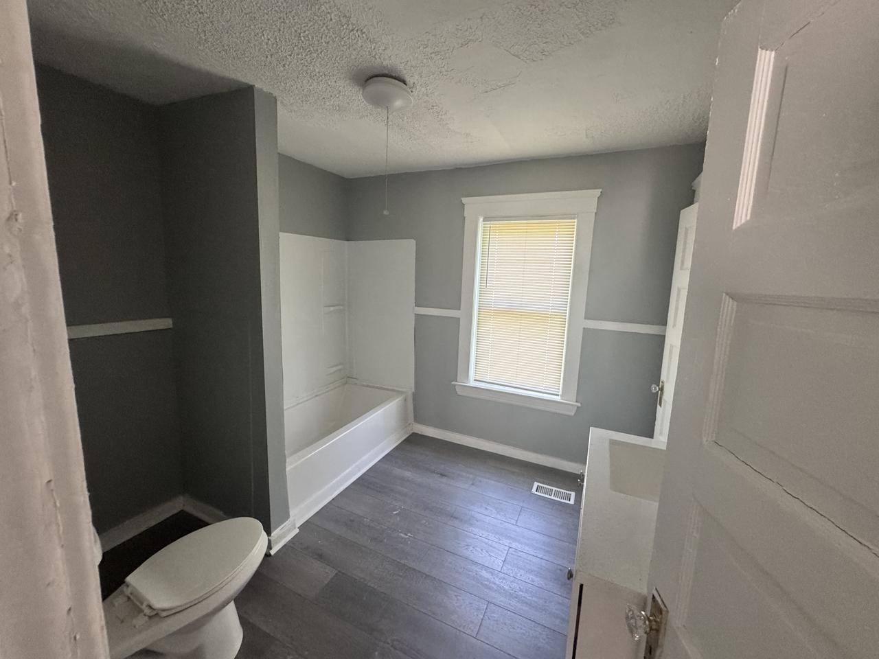 1339 E 115th St – photo 4