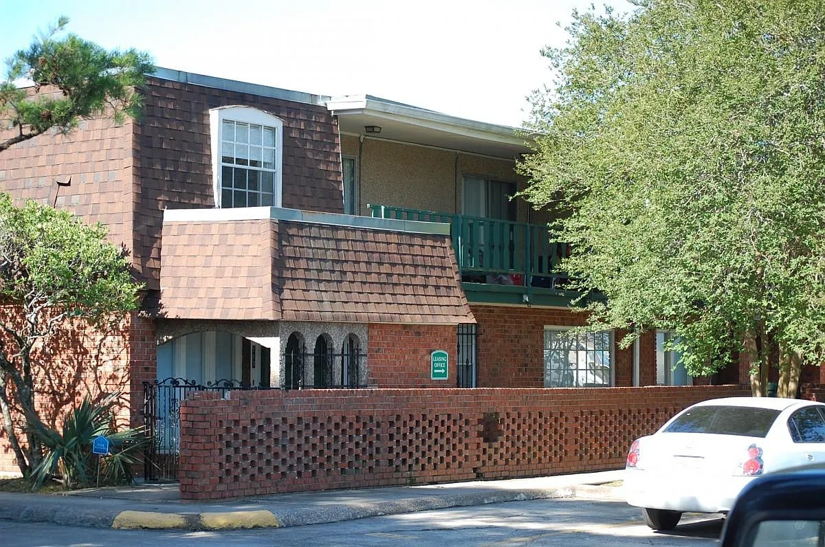 Broadmoor VIP Apartments – photo 4