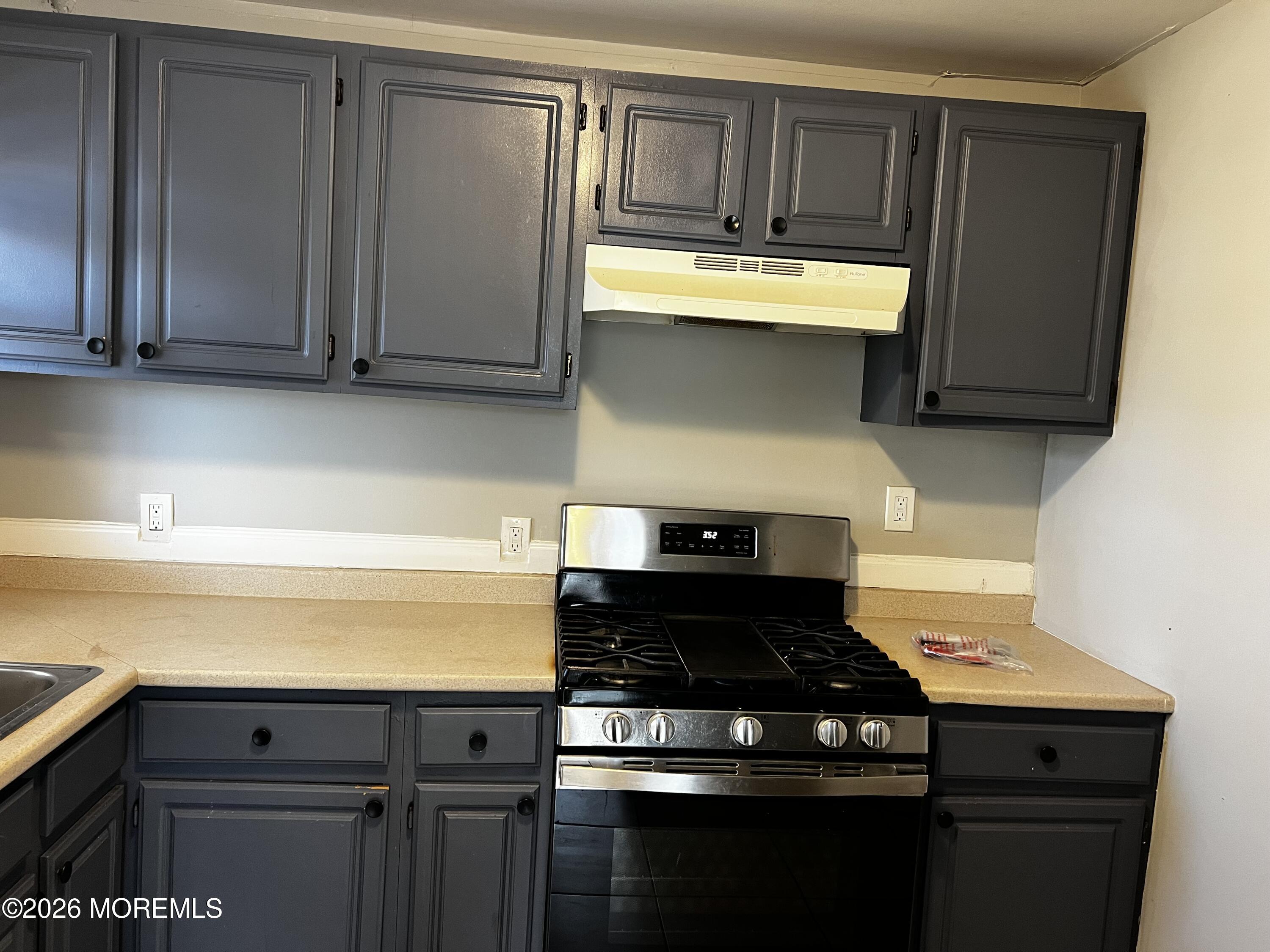 1221 9th Ave unit 3 – photo 2