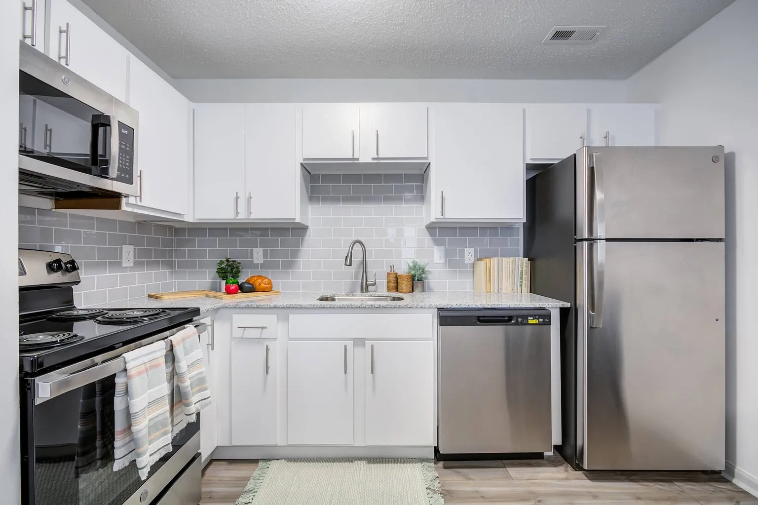 The Waters at Chenal Apartments – photo 2