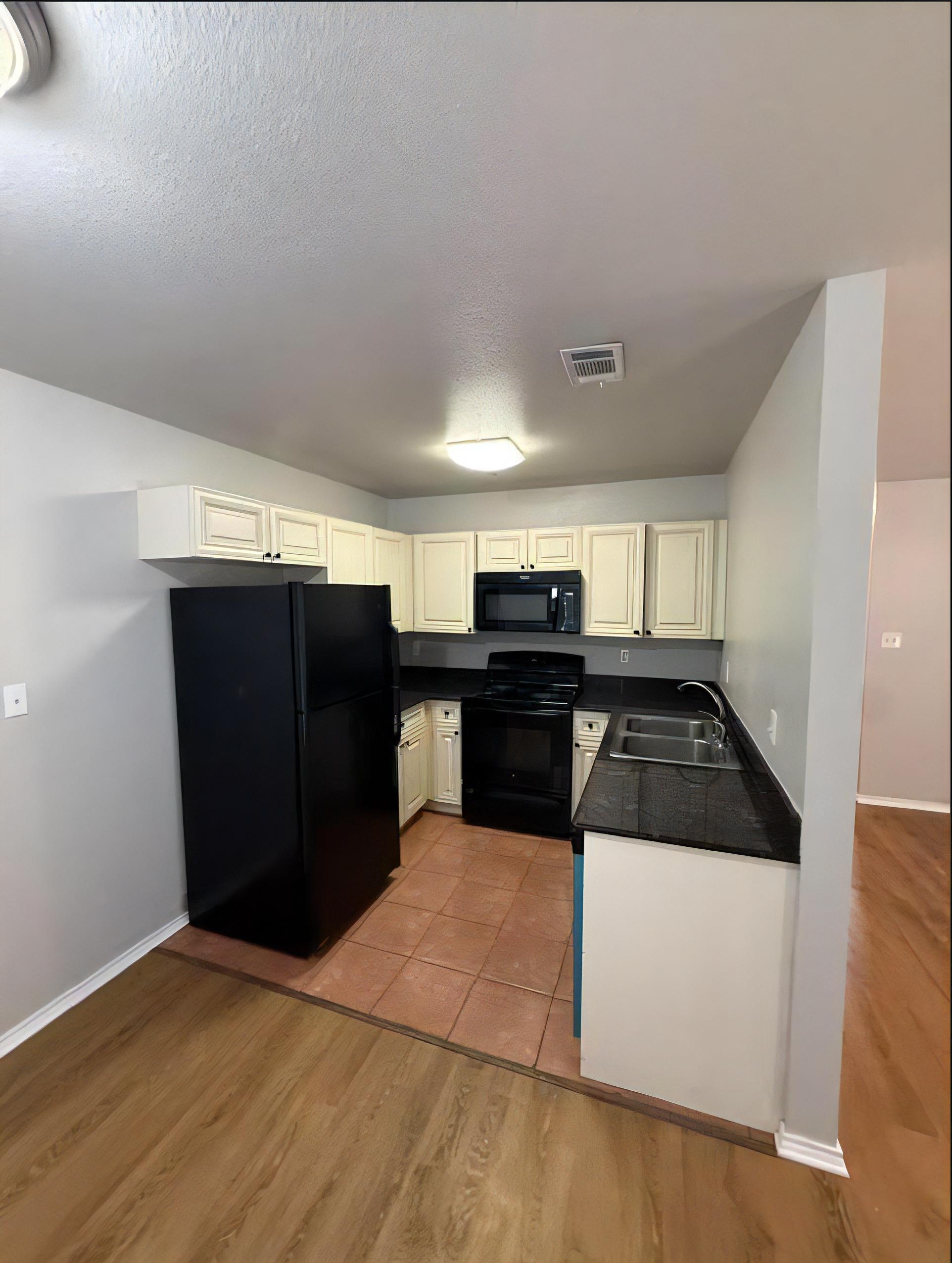 702 Claremont Pkwy unit A – photo 2