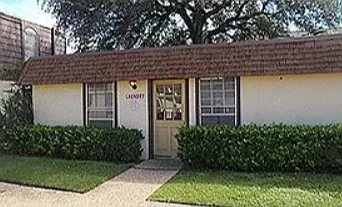Whispering Oaks – photo 1