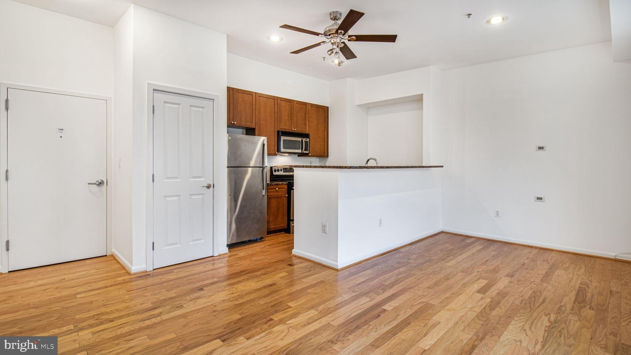 1501 27th St SE #406 – photo 2