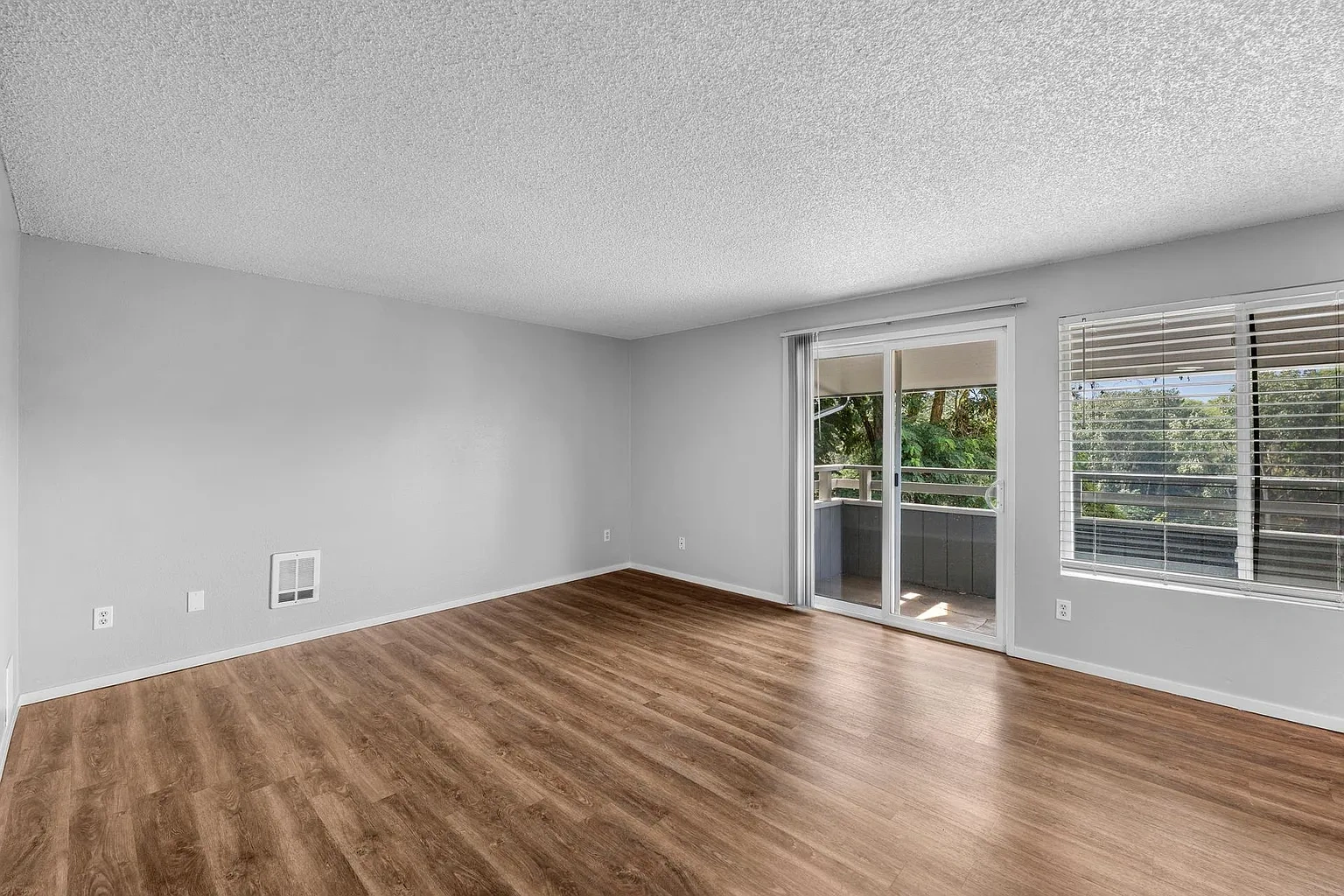 River Court Apartments – photo 5