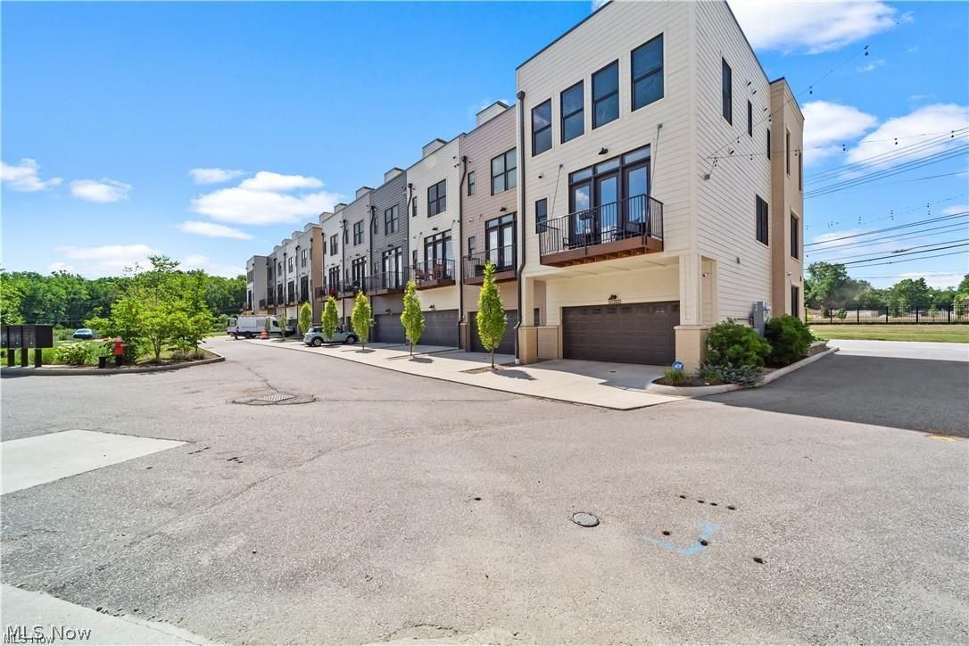 11206 N Park Pl unit 4 – photo 1