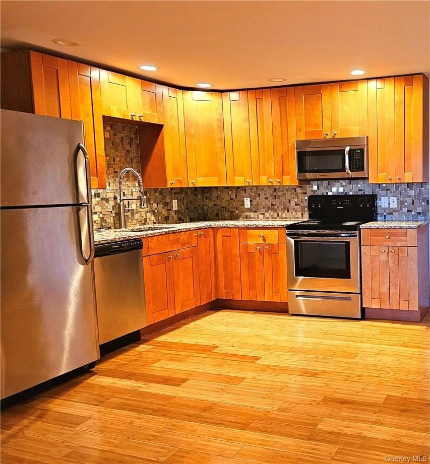 231 Reynolds Rd #11 – photo 3