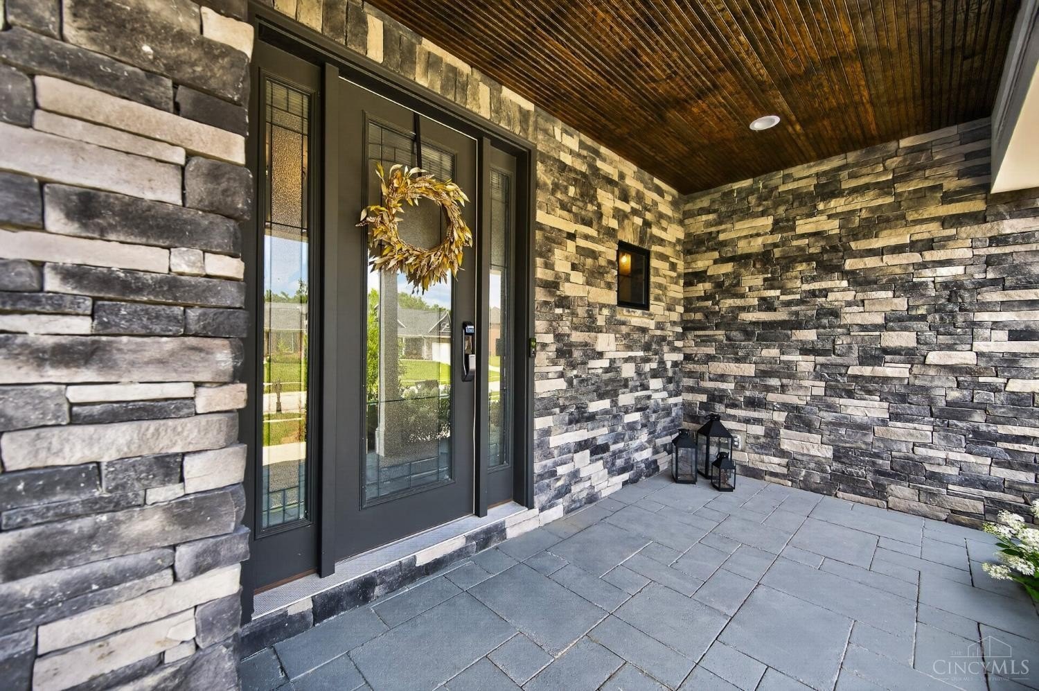 6582 Rosewood Ln – photo 2