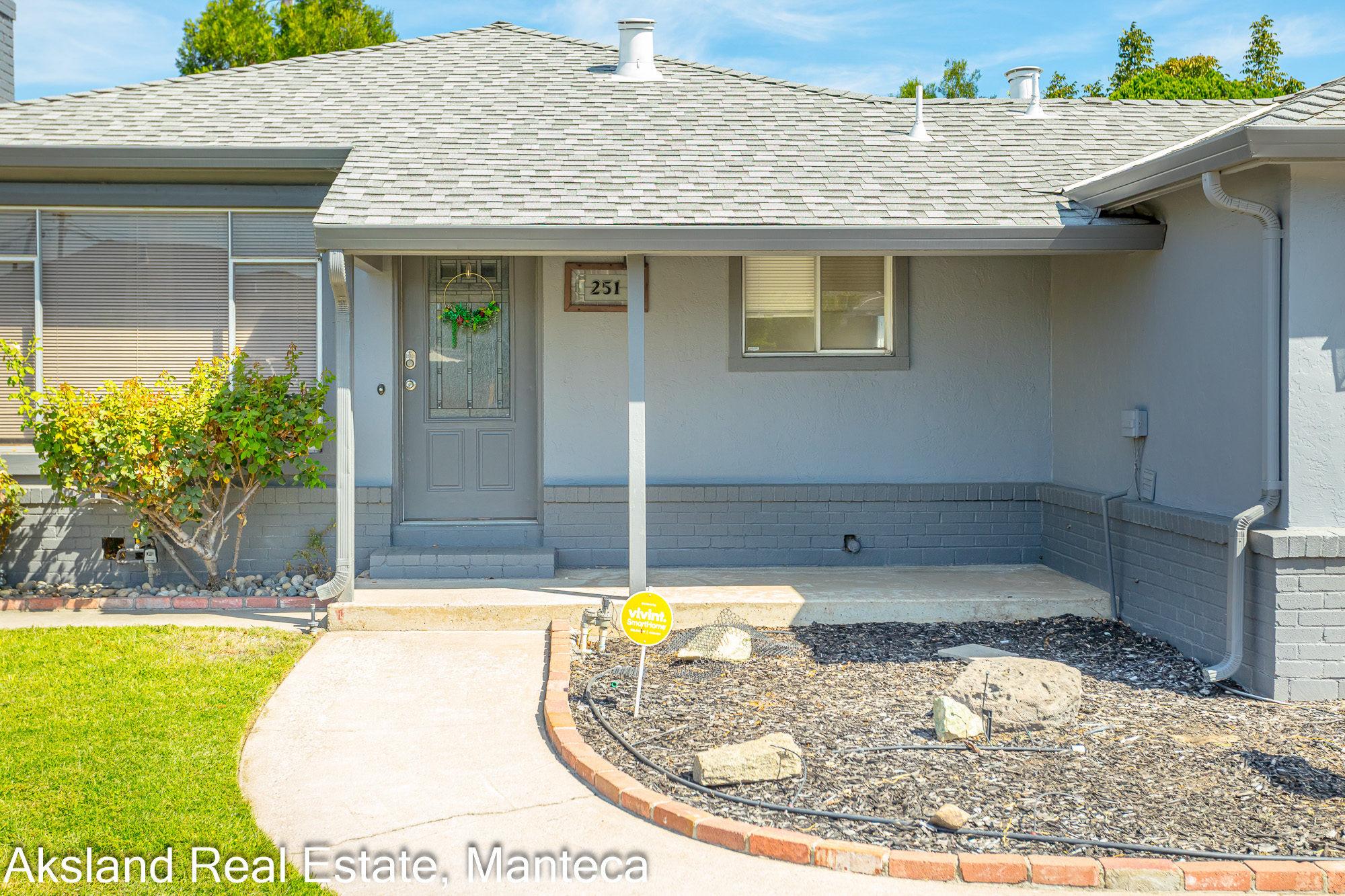 251 W Kent St – photo 4