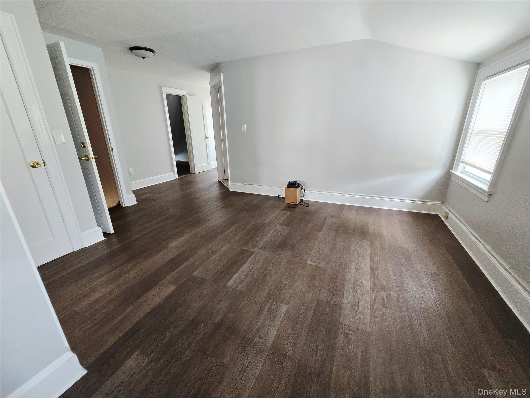 190 Bryant Ave – photo 2