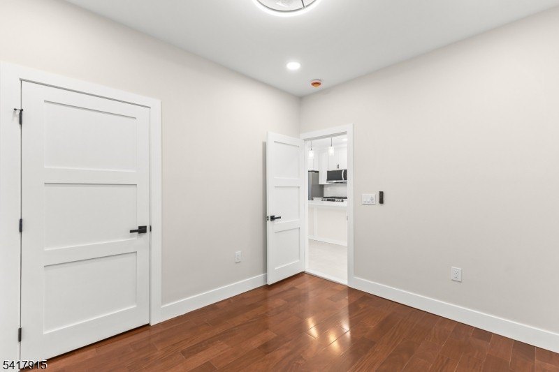 633 Lafayette Ave – photo 4