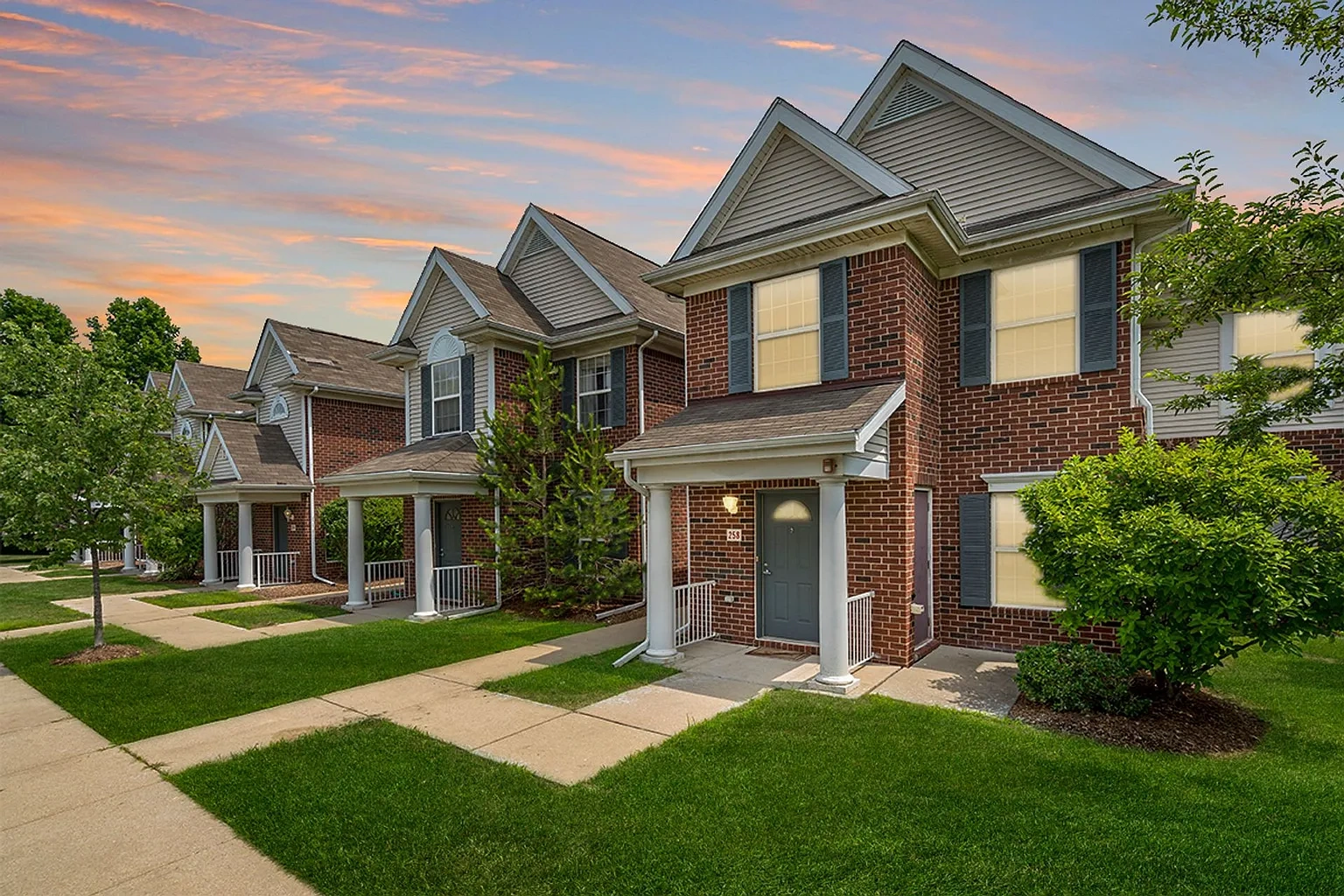 The Pointe at Canton – photo 1