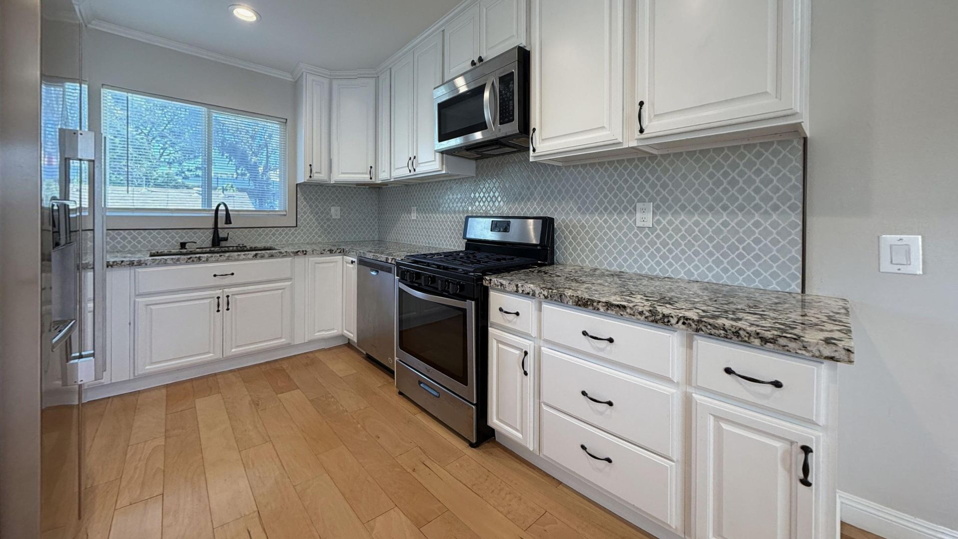 25461 Cole St unit Unit 2 – photo 5