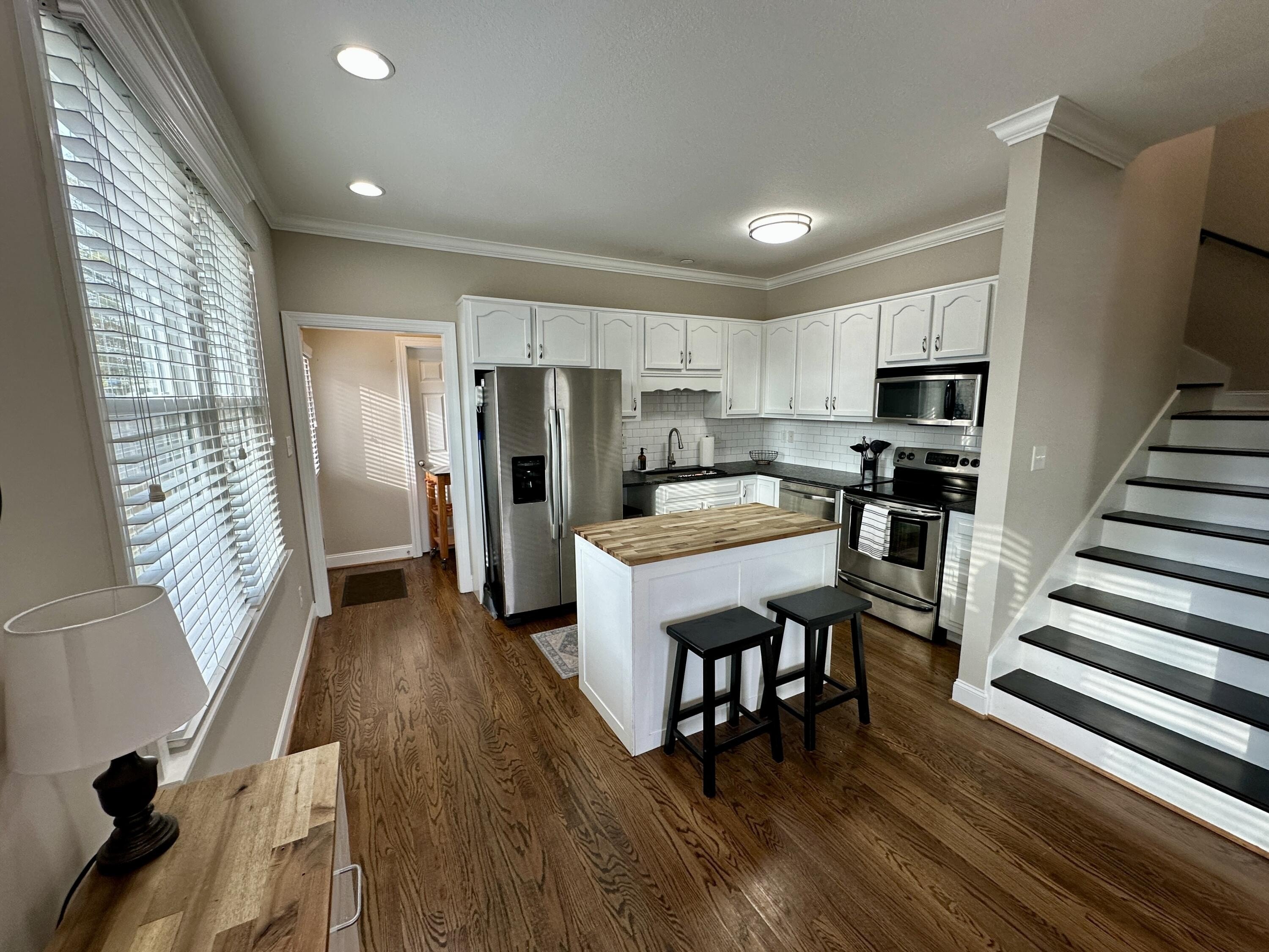 1001 E 11th St – photo 4