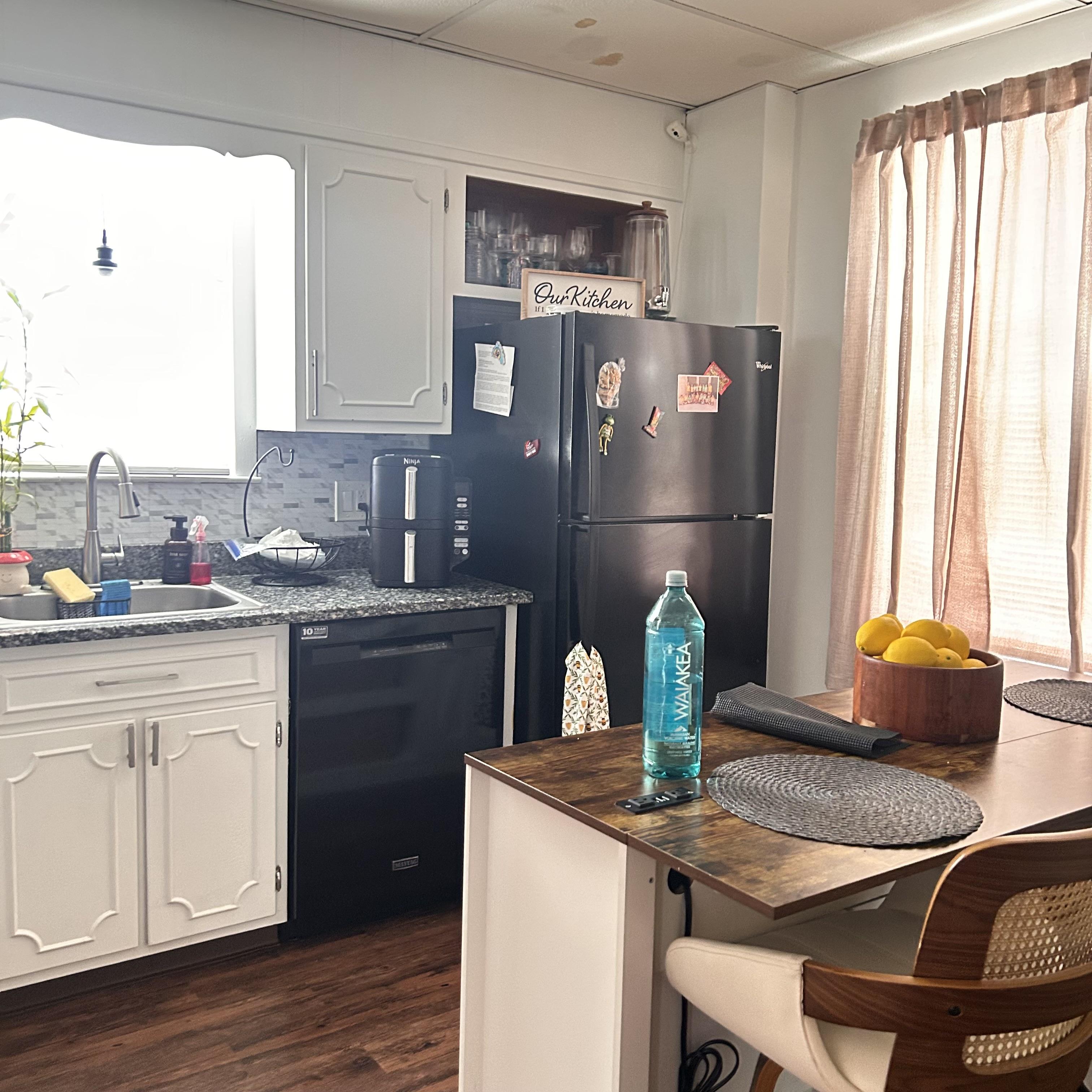 402 Douglass St – photo 1