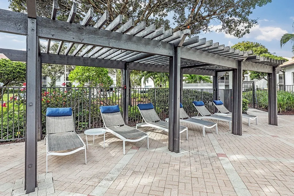 The Cove at Boynton Beach Apartments – photo 1