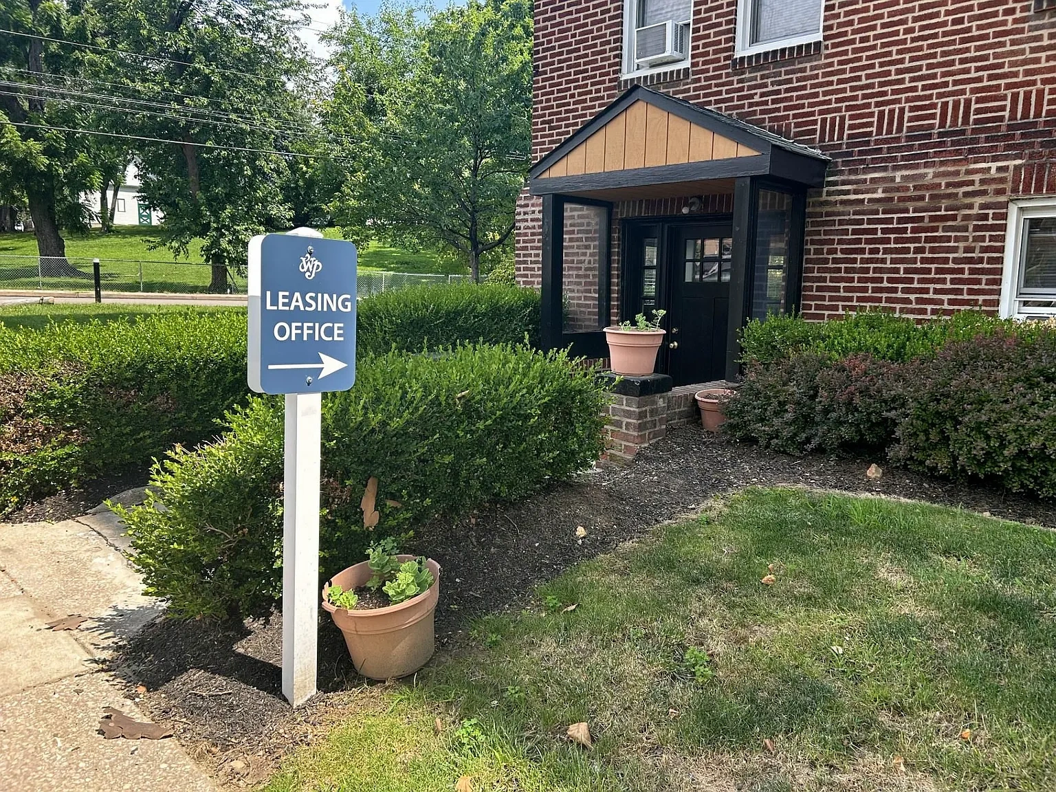 Parkwood Manor Apartments – photo 3