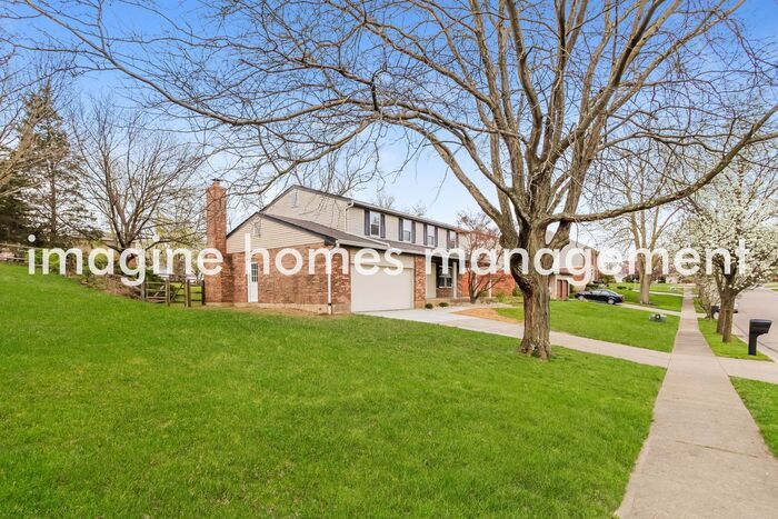 676 Harcourt Dr – photo 3