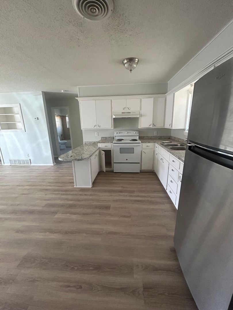 1618 58th St unit B – photo 2