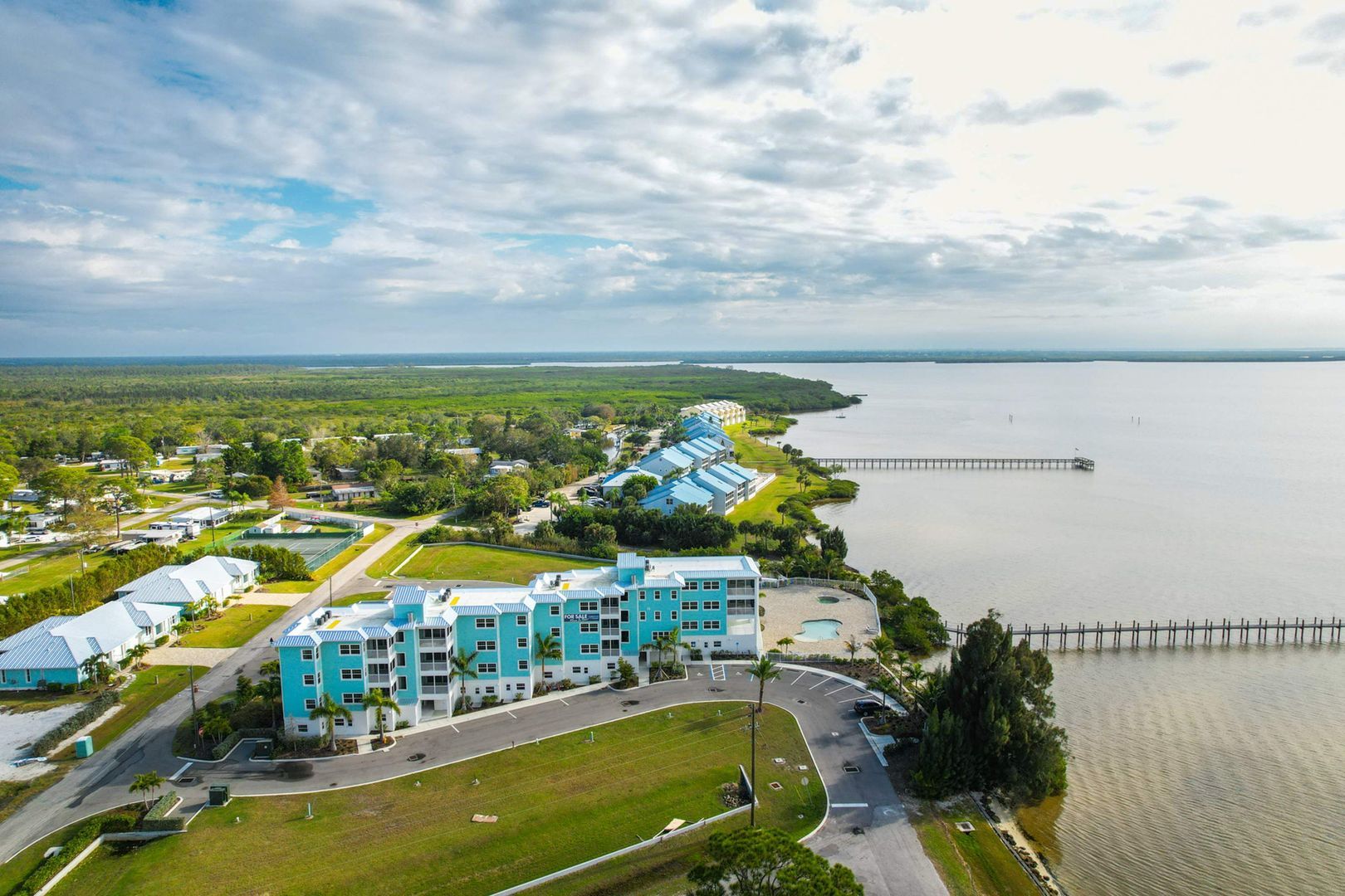 14550 River Beach Dr unit 304 – photo 2