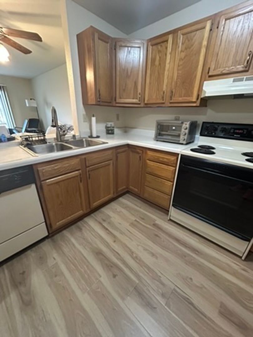 802 West Main St unit 9 – photo 3