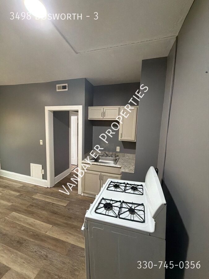 3498 Bosworth Rd – photo 2