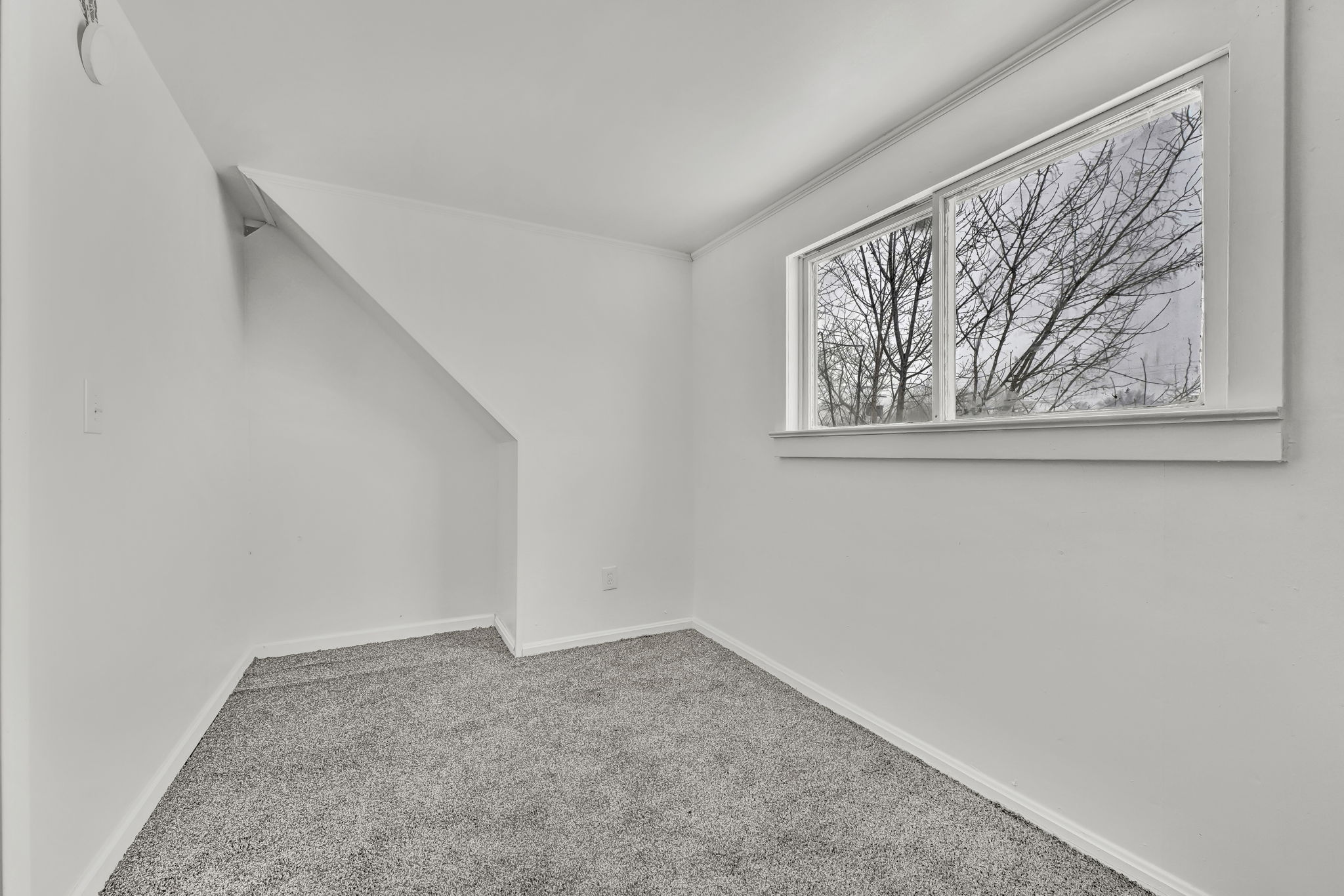 1261 E 123rd St – photo 3
