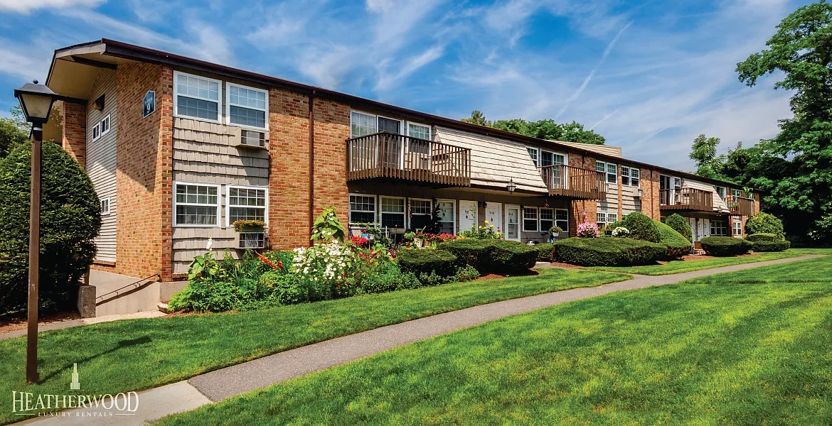 Heatherwood House at Ronkonkoma – photo 4