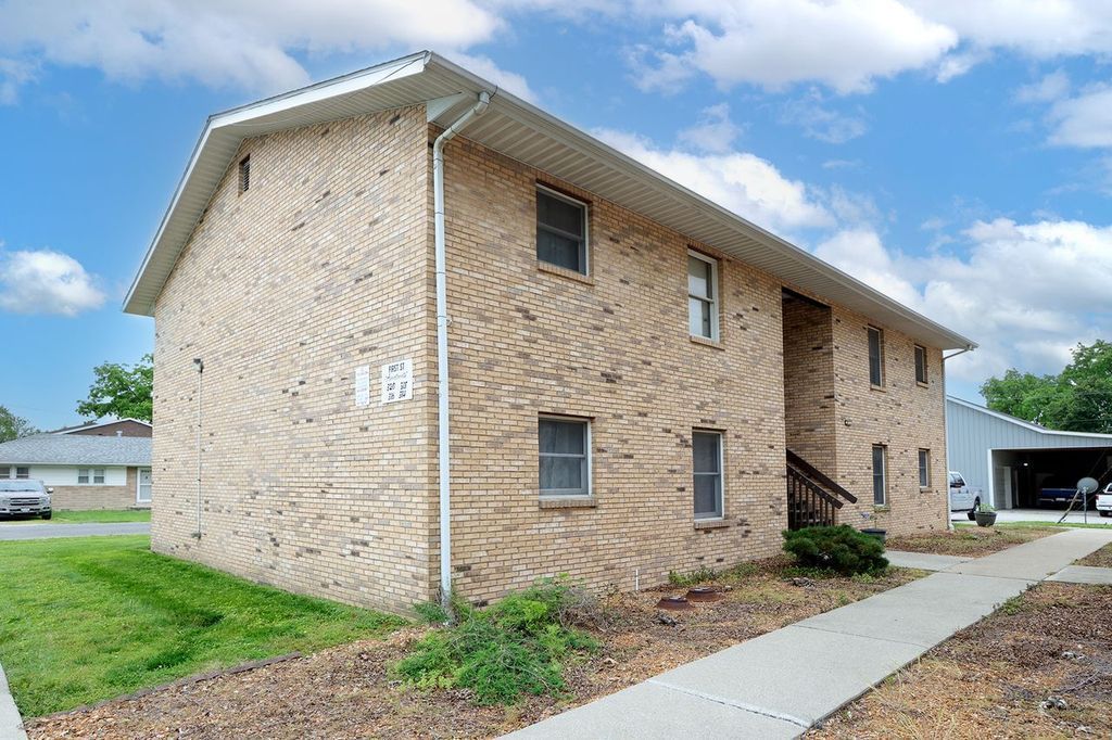 318 E 1st St unit 318 – photo 1