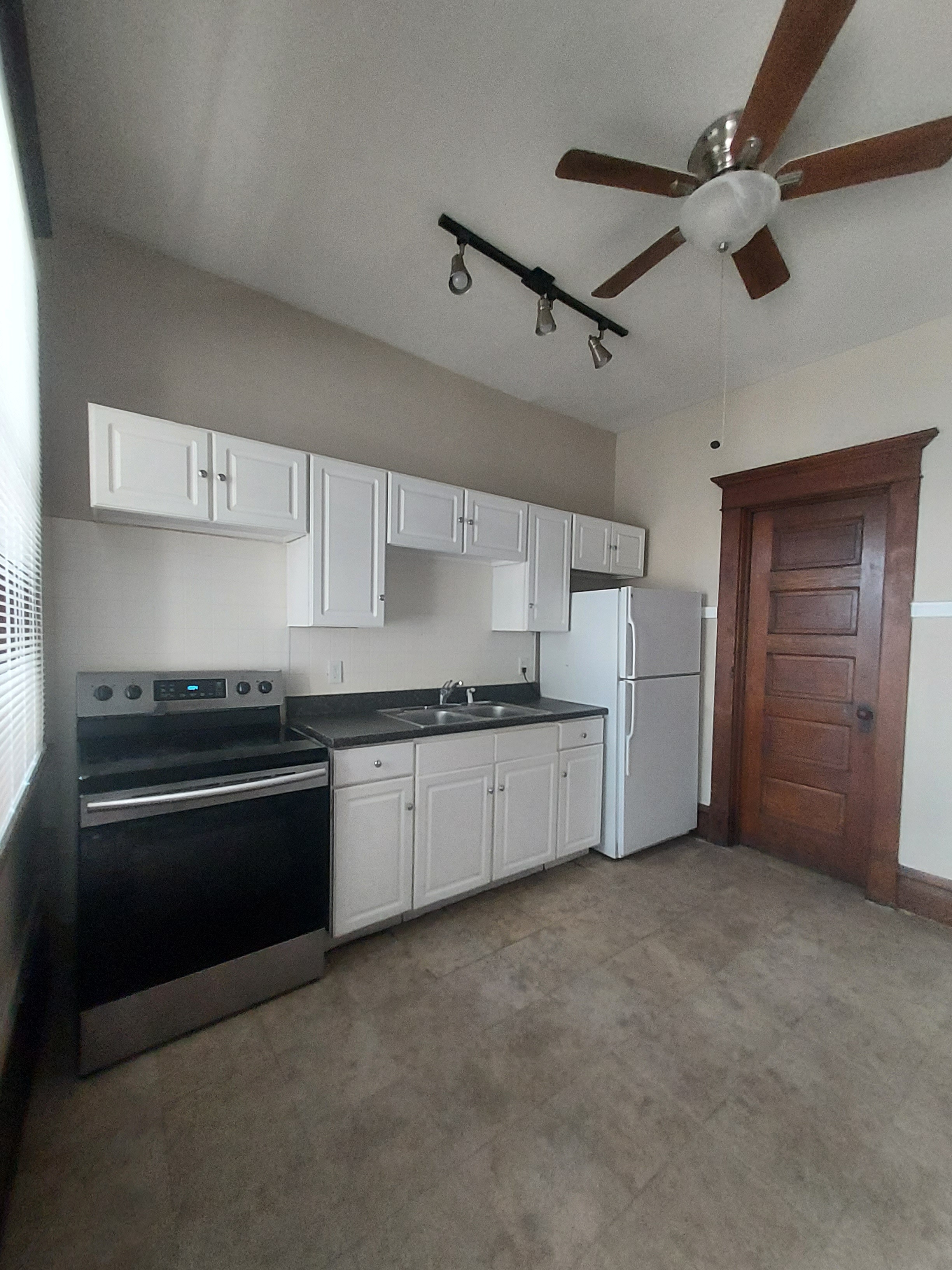 79 W Church St – photo 1