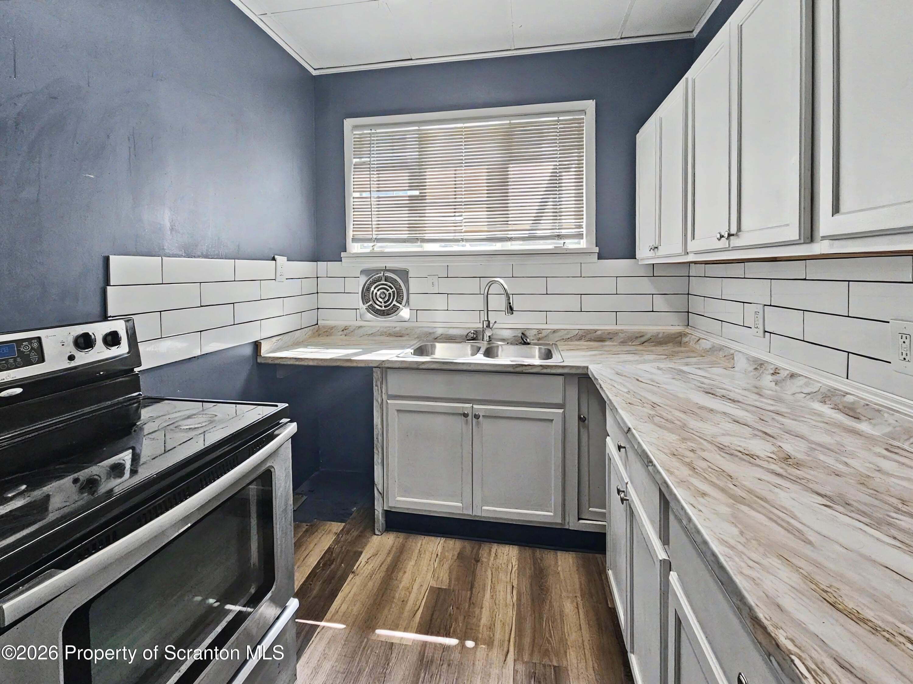 828 Cedar Ave #1ST – photo 4