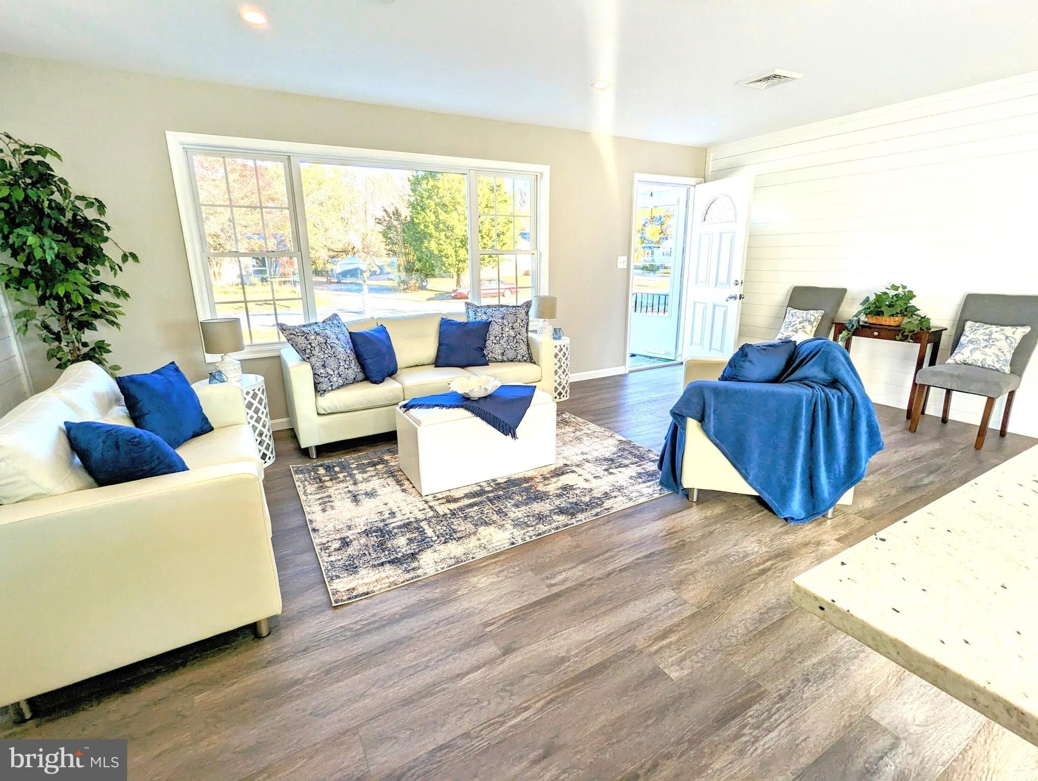 1340 Queen Anne Dr – photo 5