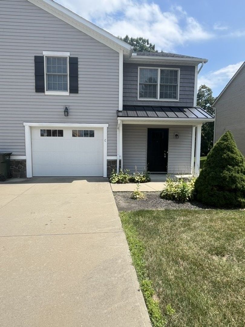 467 Sparrow Way unit C – photo 1